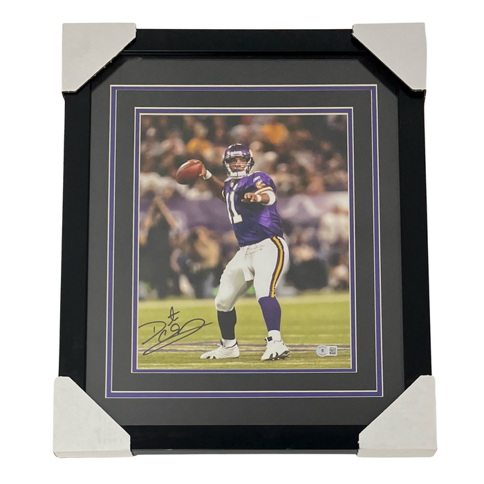 Daunte Culpepper,#2, Throwing Ball Signed & Professionally Framed 11x14 Photo